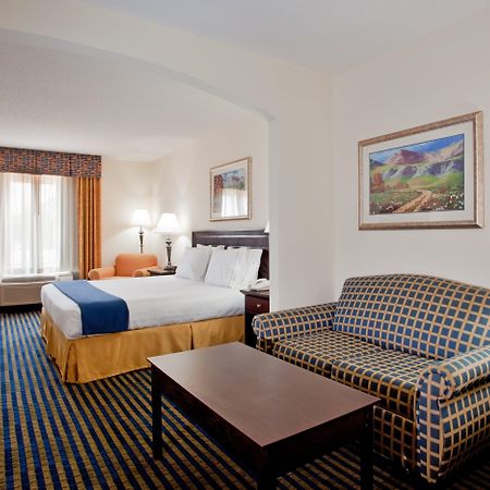 Holiday Inn Express & Suites Chesapeake, An Ihg Hotel Buitenkant foto