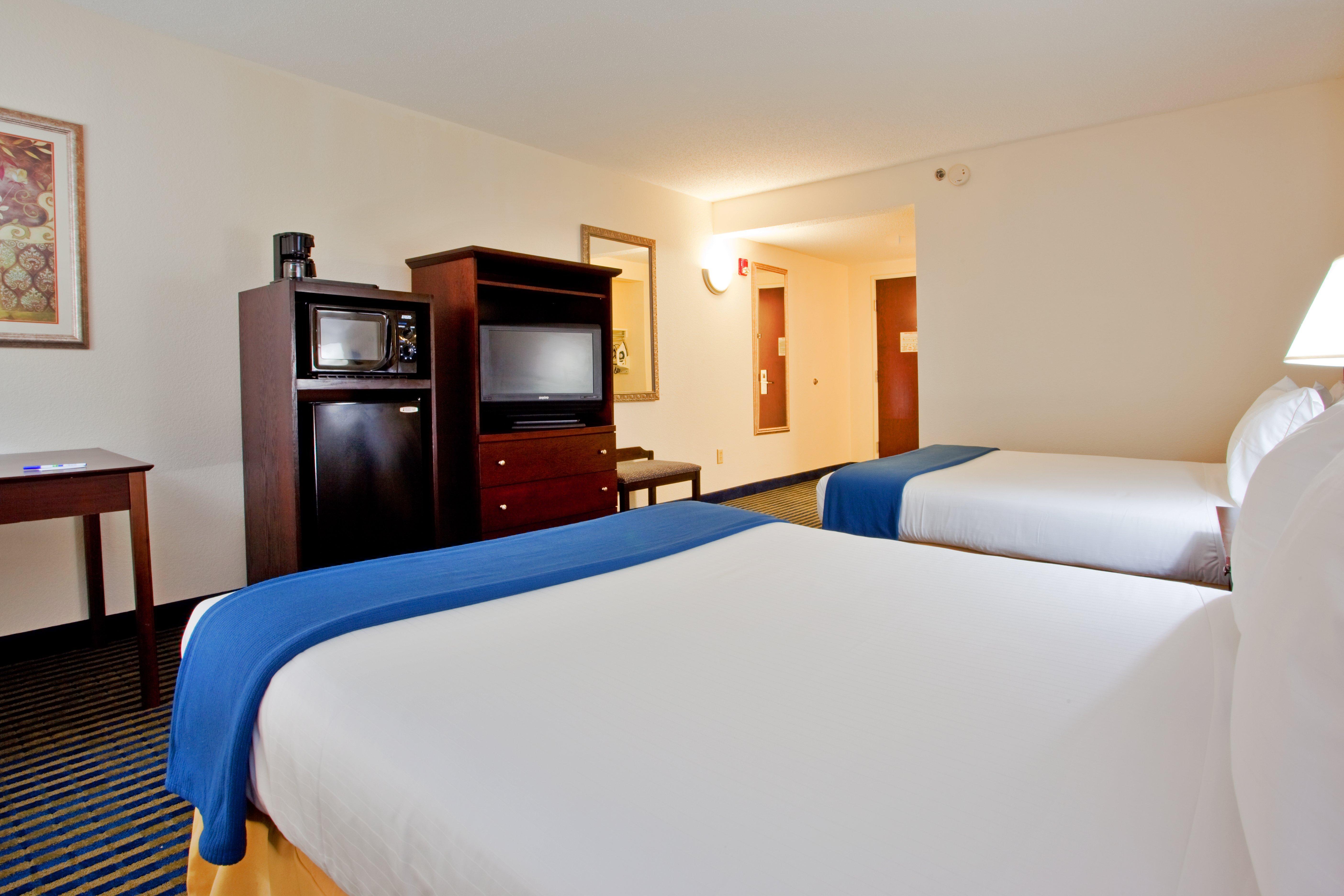 Holiday Inn Express & Suites Chesapeake, An Ihg Hotel Buitenkant foto