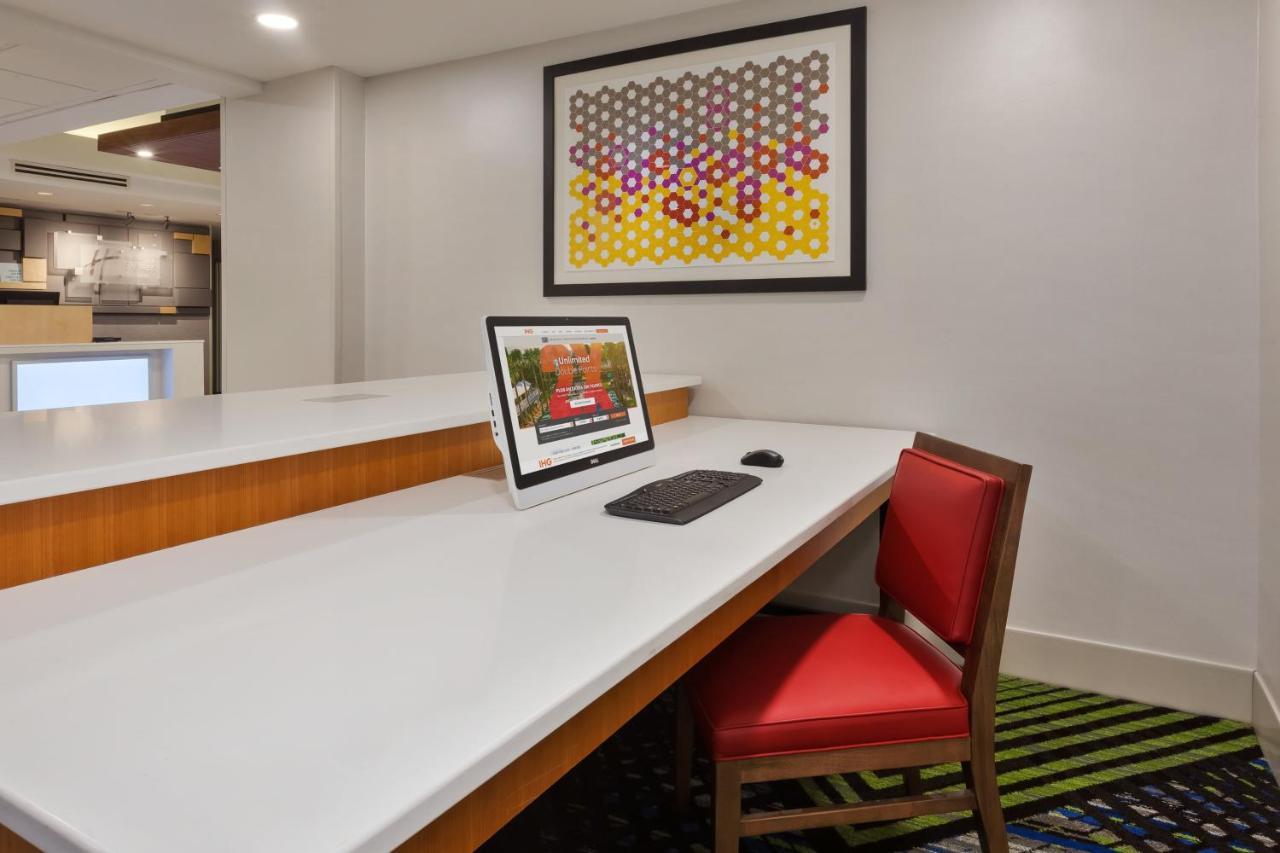 Holiday Inn Express & Suites Chesapeake, An Ihg Hotel Buitenkant foto