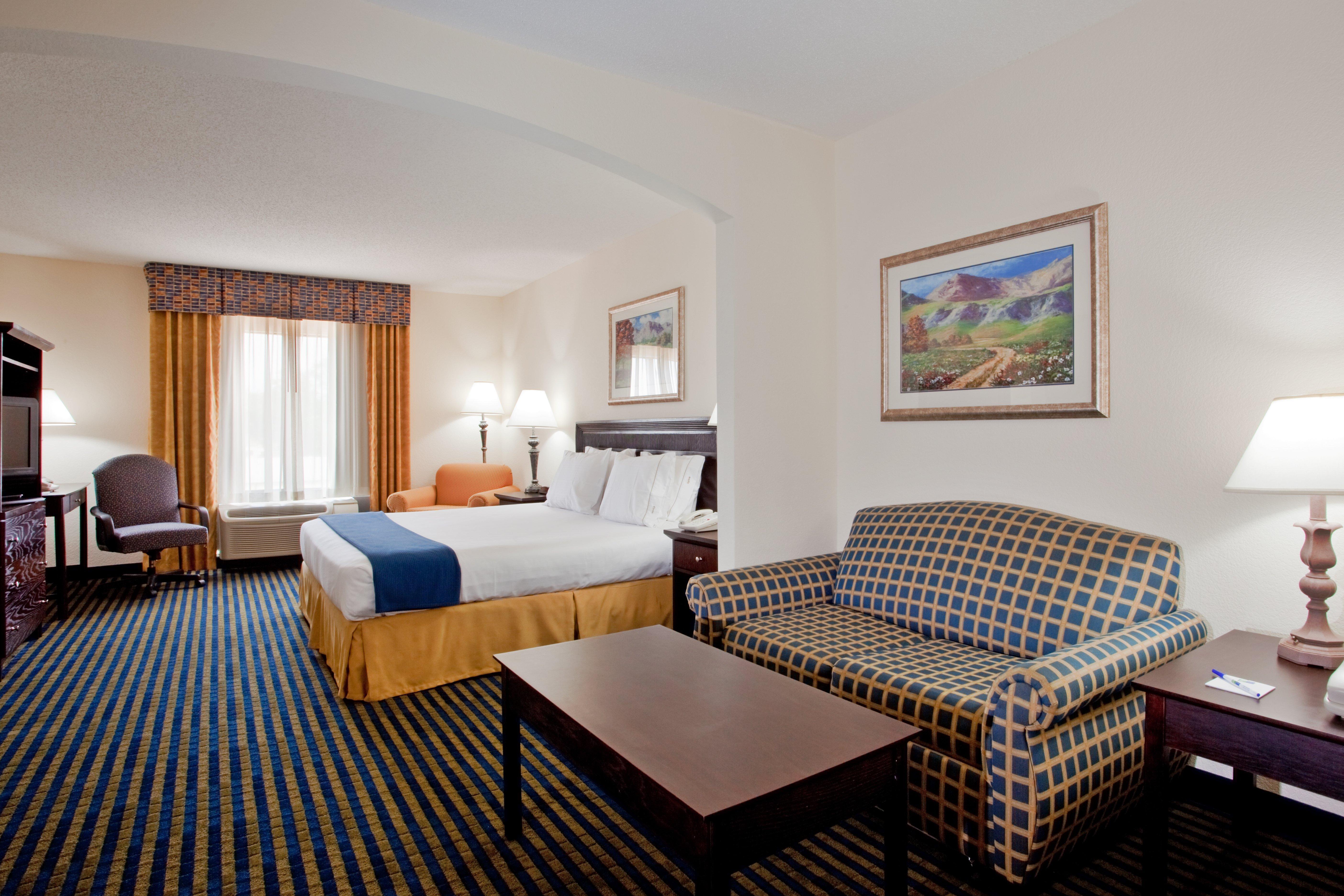 Holiday Inn Express & Suites Chesapeake, An Ihg Hotel Buitenkant foto