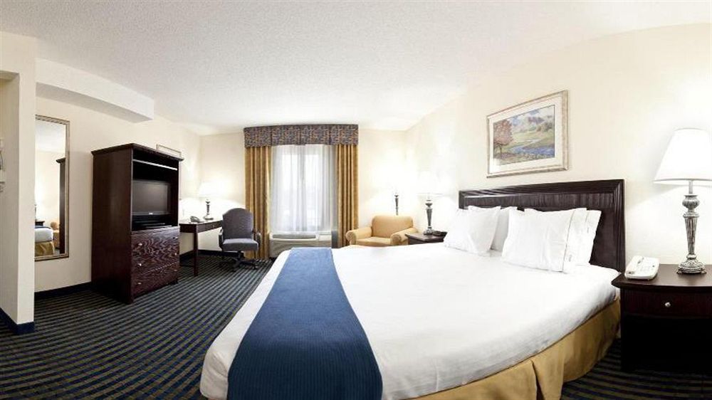 Holiday Inn Express & Suites Chesapeake, An Ihg Hotel Buitenkant foto